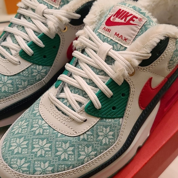 AIR MAX 90 'CHRISTMAS SWEATER' - Picture 7 of 9